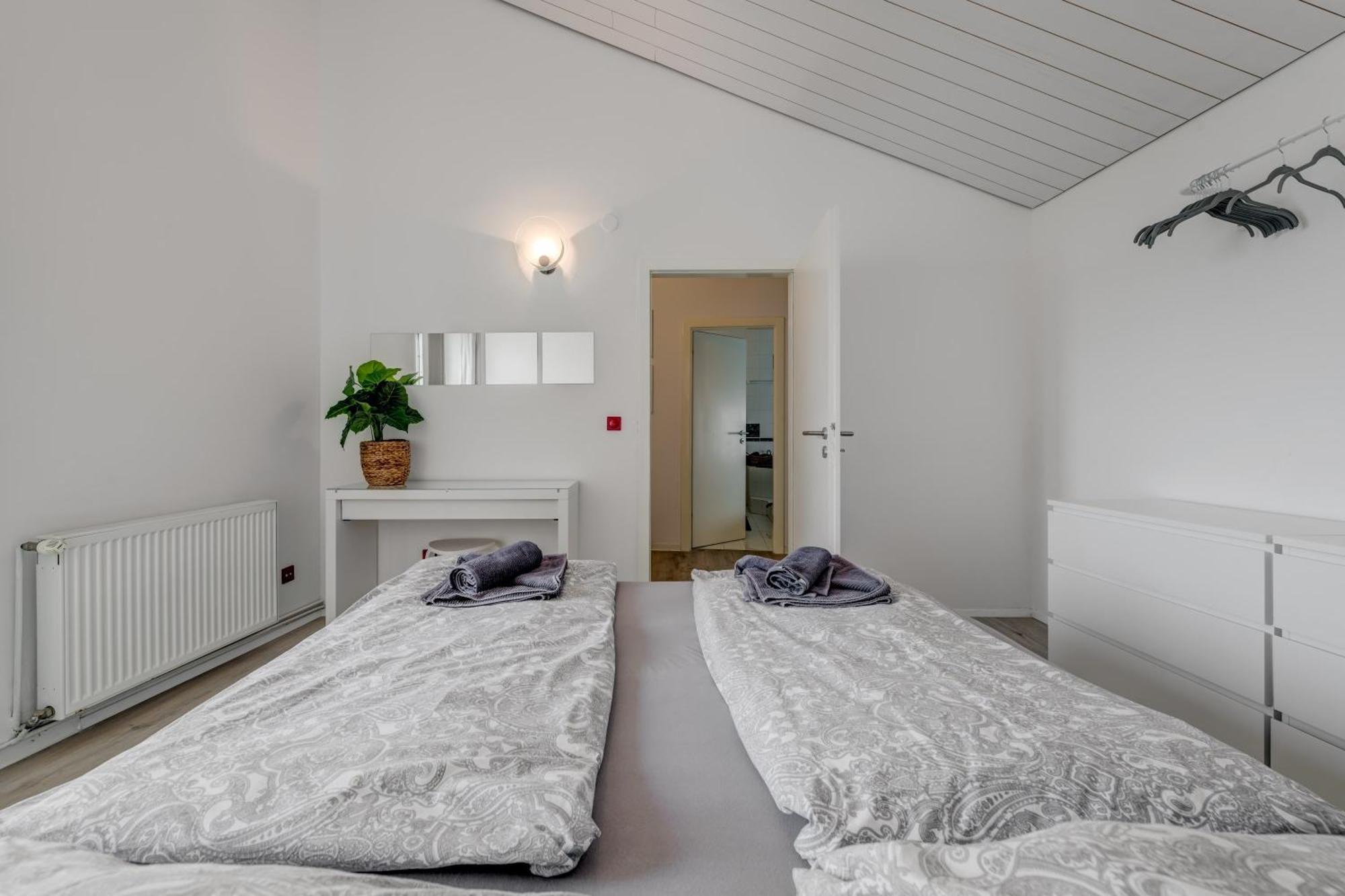 Apartments With Pool Vrdoljak Omiš Oda fotoğraf