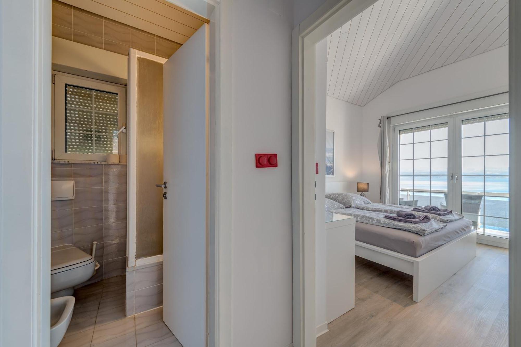 Apartments With Pool Vrdoljak Omiš Oda fotoğraf